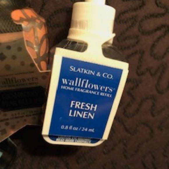 *HOST PICK* Bath & Body Works Wallflowers Refill Set *NEW* - Picture 4 of 4